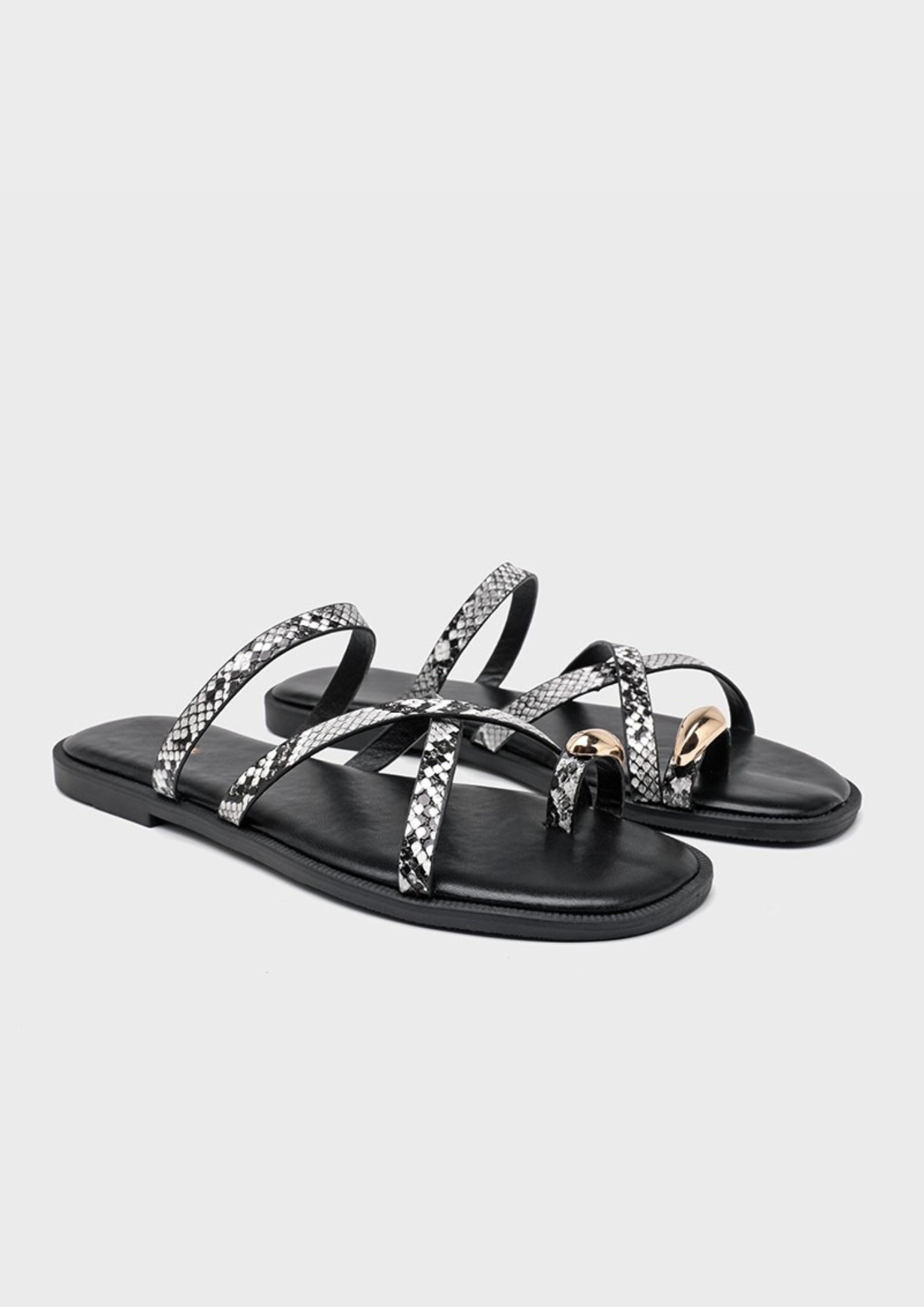Chinelo NARA Python