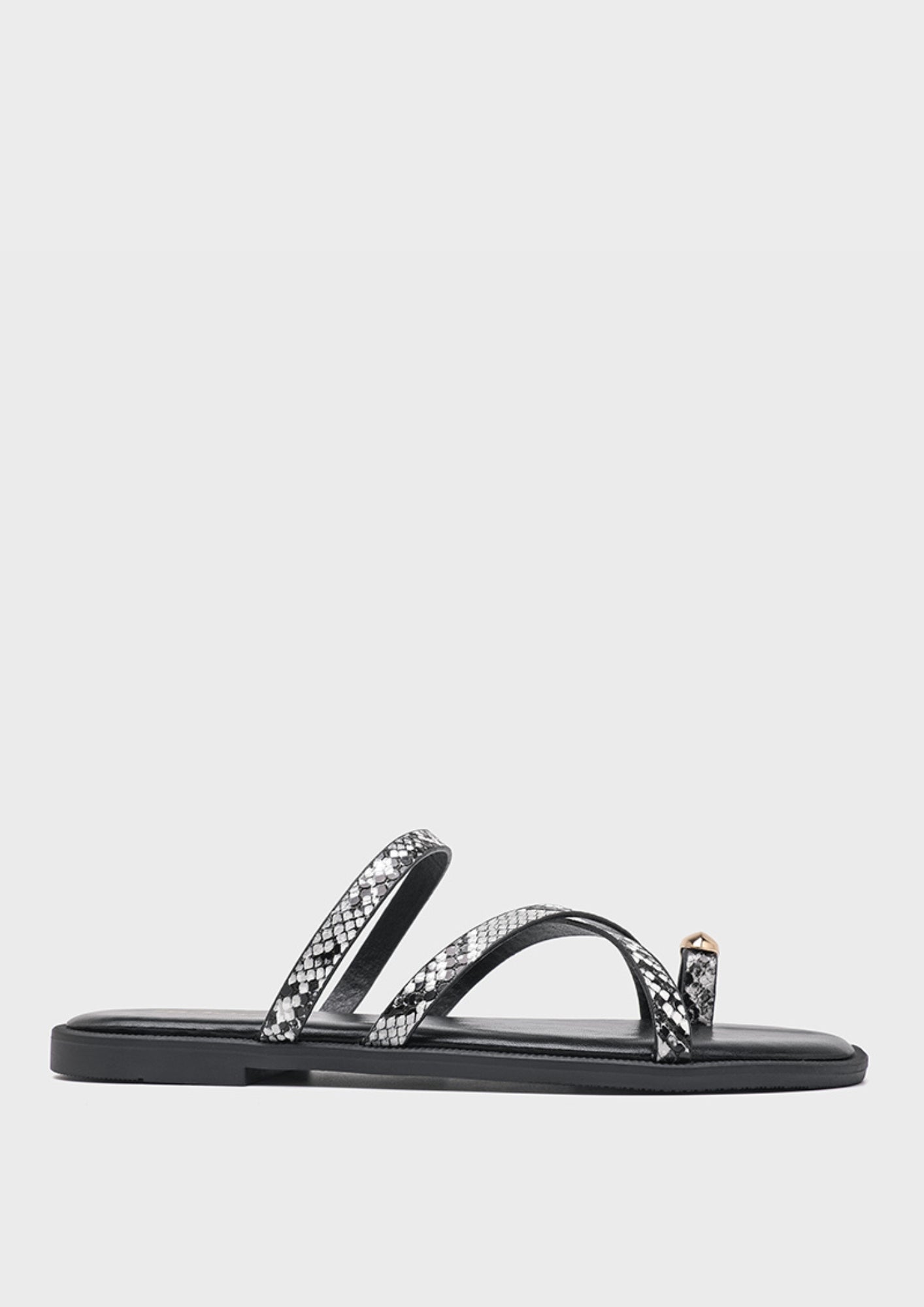 Chinelo NARA Python